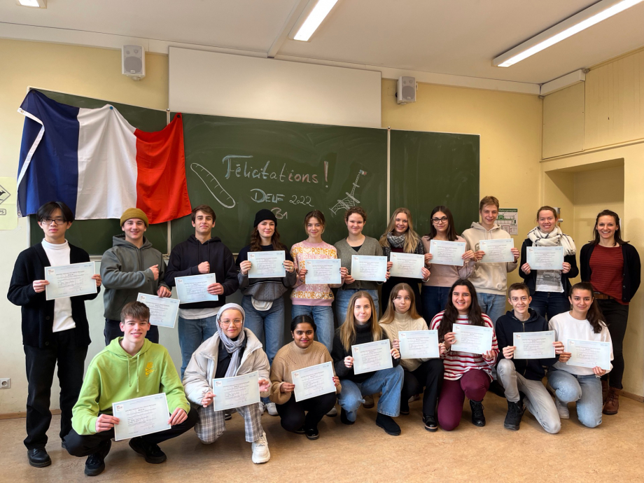Diplôme à la française - Schülerinnen und Schüler stellen ihre Französischkenntnisse unter Beweis